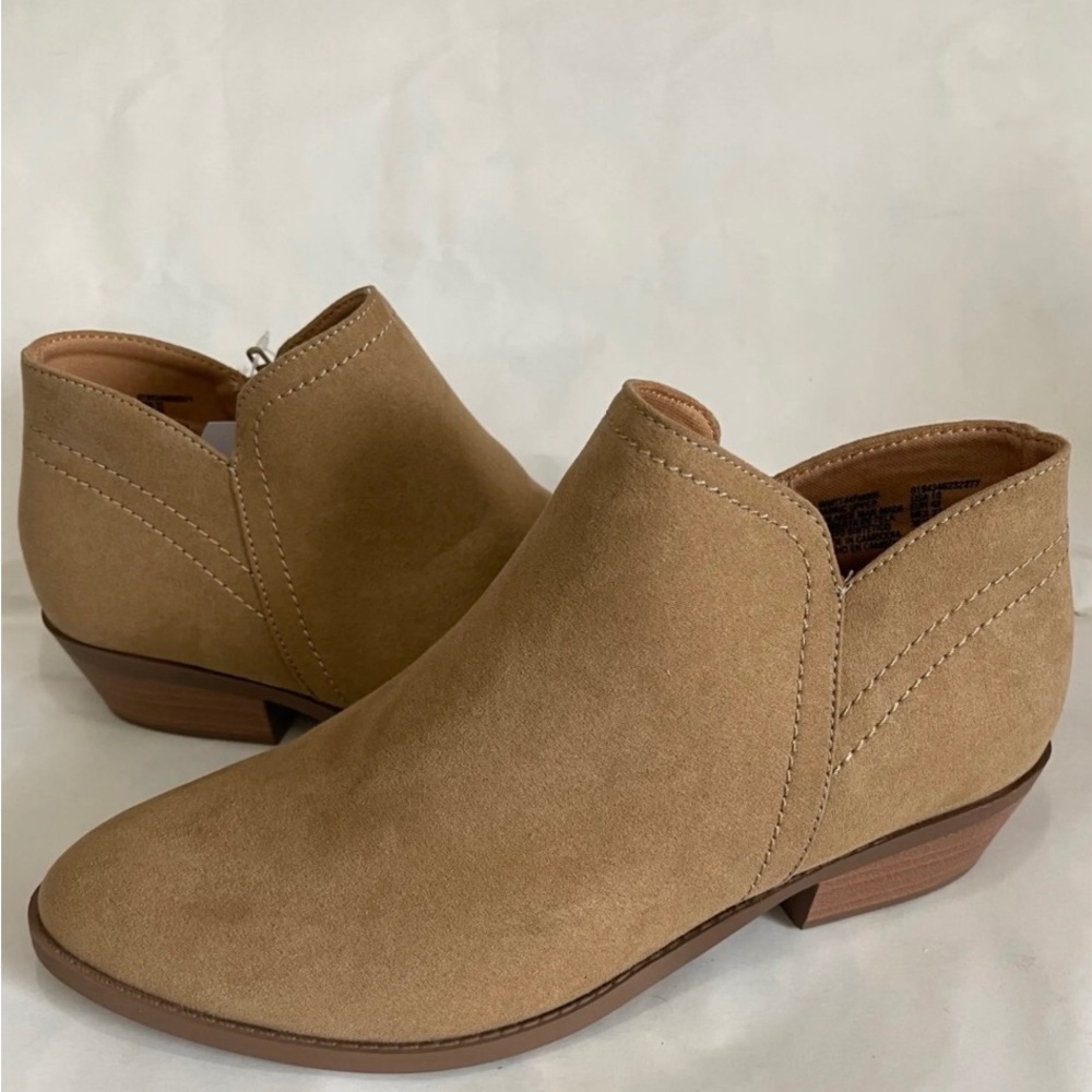 Time  True Women’s Tan Suede Ankle Booties Size 8